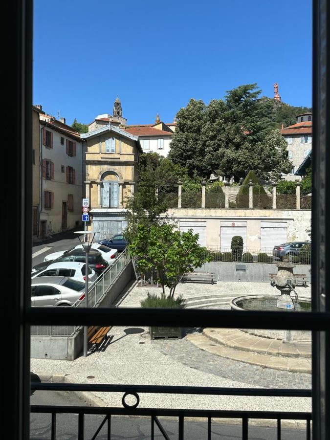 Appartement Avec Terrasse Au Puy Le Puy-en-Velay Bagian luar foto